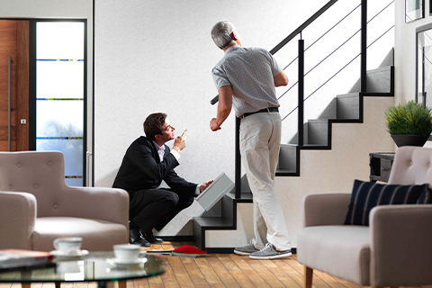inicio da instalacao de um elevador de escadas